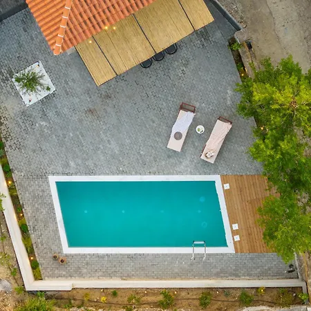 Villa Olea Stone *